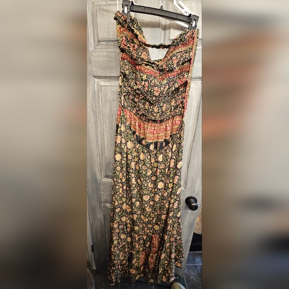 Large Strapless Raga Maxi Dress - Picture 6 of 7